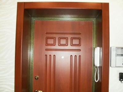 Как отделать откосы входных дверей – все возможные материалы и инструкции по монтажу