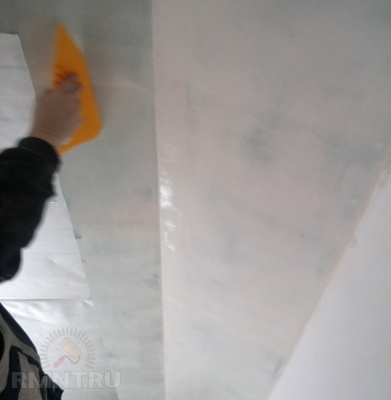 





Как наклеить стеклохолст на потолок своими руками



