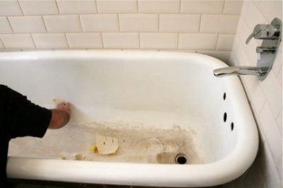 Чем мыть чугунную ванну не повреждая эмаль: обзор народных рецептов и лучших покупных средств