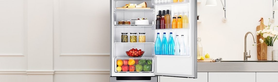 Кращі холодильники 2024
<h3>LIEBHERR CNF 5203</h3>
<p>
Класичний форм-фактор має на увазі розташування двох камер одна над одною. Цей варіант для багатьох покупців звичний і зручний. Велике морозильне відділення об’ємом 94 л дозволить розмістити всі довгострокові запаси. В холодильному відділенні передбачені полиці із загартованого скла та зона свіжості для зберігання фруктів та овочев. Можна заощадити місце і поставити прилад впритул до стіни завдяки особливостям його конструкції. Важлива перевага — дуже тиха робота.
</p>
<p>
Основні характеристики:
</p>
<ul>
<li>Тип установки — окремий;</li>
<li>Форм-фактор — класичний;</li>
<li>Кількість камер — 2;</li>
<li>Загальний корисний обсяг — 319 л;</li>
<li>Клас енергоефективності — G (старе позначення — A);</li>
<li>Рівень шуму — 39 дБ;</li>
<li>Габарити, см (ШxГxВ) — 59.7×67.5×185.5.</li>
</ul>
<h3>BOSCH KGN36NL306</h3>
<p>
Агрегат оснащений системою розморожування NoFrost як в холодному відділенні, так і в морозильному. Вона забезпечує постійну циркуляцію повітря всередині, що призводить до рівномірного розподілу холоду, а також перешкоджає утворенню льоду та інею. Це робить догляд за технікою максимально необтяжливим. Датчики FreshSense контролюють і підтримують незмінною температуру в камерах. Проста панель управління з кнопками розташована над дверцятами.
</p>
<p>
Основні характеристики:
</p>
<ul>
<li>Тип установки — окремий;</li>
<li>Форм-фактор — класичний;</li>
<li>Кількість камер — 2;</li>
<li>Загальний корисний обсяг — 329 л;</li>
<li>Клас енергоефективності — E (старе позначення A++);</li>
<li>Рівень шуму — 42 дБ;</li>
<li>Габарити, см (ШxГxВ) — 60×66×186.</li>
</ul>
<h3>MAUNFELD MFF200NFBE</h3>
<p>
Місткий пристрій з розумно організованим внутрішнім простором, що дозволяє зручно і раціонально розмістити всі продукти. За допомогою сенсорної панелі інтелектуального керування легко задаються параметри окремо для кожної камери. Передбачено можливість блокування налаштувань для того, щоб уникнути втручання дітей у роботу приладу. Внутрішнє антибактеріальне покриття запобігає появі цвілі та неприємних запахів.
</p>
<p>
Основні характеристики:
</p>
<ul>
<li>Тип установки — окремий;</li>
<li>Форм-фактор — класичний;</li>
<li>Кількість камер — 2;</li>
<li>Загальний корисний обсяг — 351 л;</li>
<li>Клас енергоефективності — A+;</li>
<li>Рівень шуму — 42 дБ;</li>
<li>Габарити, см (ШxГxВ) — 59.5×60×200.</li>
</ul>
<h2>Топ холодильників преміум-класу</h2>
</p>
<ol>
<li>Miele KFN29283D bb. Ексклюзивна модель, ефективна та стильна.</li>
<li>Kuppersbusch FKG 9803.0 E. Збільшена місткість та зручність використання.</li>
<li>De Dietrich DRC1771FN. Економічний агрегат із широким функціоналом.</li>
</ol>
<p><img decoding= luchshie-kholodilniki-2024-goda-po-tsena-kachestvo-min.jpg