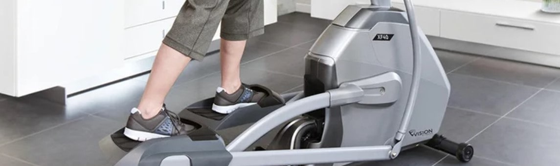 Що краще степер або вело
</p>
<p>
Найвдаліший варіант — це модель з рухомими поручнями для розміщення рук, як з точки зору комплексного залучення м’язів тіла, так і безпеки тренування. На них ви зможете зміцнити м’язи рук і спини, ускладнювати тренінг поворотом корпусу або заняттям у присіді.
</p>
<h2>Порівняння за ключовими параметрами</h2>
<p>
При дотриманні програми тренувань і техніки виконання ви точно зможете домогтися поставлених завдань на будь-якому з варіантів спортивного інвентарю. Позбавтеся від зайвої ваги, зміцніть серце і судини, повернете рухливість свого тіла і отримайте заряд бадьорості. Для підбору оптимального для вас тренажера, проведемо оцінку за найважливішими пунктами:
</p>
</p>
<ul>
<li> Ефективність з точки зору спалюваних калорій або загальної фізичної підготовки не має особливих відмінностей. Проте прийнято вважати, що степер більше допоможе в розвитку витривалості. При цьому велотренажер задіює додаткові м’язи, покращуючи комплексний результат;</li>
<li>Технічні можливості велотренажера ширші: він має більше рівнів опору, встановлені програми, регулювання навантаження, кута нахилу, може сам задавати параметри для різних цілей і імітувати умови реальної їзди. Сама конструкція має більше варіацій під конкретні завдання. Сукупність усіх опцій робить тренажер більш універсальним;</li>
<li>Протипоказання до занять на аналогу байка мінімальні, є окремі модифікації реабілітаційних велотренажерів. Під контролем фахівця на них тренуються спортсмени для відновлення після травм, люди похилого віку, які мають надмірну масу тіла і проблеми з хребтом, вагітні жінки. Але у степера менше ударне навантаження на суглоби, це підійде тим, хто страждає на болі в колінах;</li>
<li>Вартість — критерій, який на сьогоднішньому ринку дуже складно оцінити. Різні варіації технічних характеристик, можливостей, додаткових опцій та виробників впливає на вартість конкретної моделі. При відносно рівному функціоналі степер дешевший;</li>
<li>Габарити. Портативне обладнання в обох випадках дозволяє зберігати тренажер у шафі або під ліжком. Якщо говорити про повноцінний пристрій, то степпер займе менше місця, це важливо враховувати, коли ваш будинок обмежений у вільних квадратних метрах;</li>
<li>За рівнем безпеки лідирує вело тренажер, користувач знаходиться в зафіксованому положенні з опорою на ягодиці, педалі та руки. Навіть при високоінтесивному тренуванні складно вилетіти з сідла, чого не кажеш про степпер. Якщо на ньому немає додаткової опори для рук, то легко втратити рівновагу і впасти.</li>
</ul>
<h2>Велотренажер або степер, що краще для схуднення</h2>
<p>
Огляд був би не повним, не завдали ми особливої уваги питанню зниження ваги, адже більшість з нас купують домашній тренажер саме з цією метою. Як ми вже уточнили, саме тривале кардіотренування на частоті пульсу до 75% від максимальної (розрахунок можна провести за формулою ЧССмах = 220 вік) запускає в організмі вироблення енергії за рахунок окислення жирів.
</p>
<p>
Інформація від виробників, лікарів та професійних тренерів про кількість спалюваних калорій у мережі різнитися. Усереднивши дані, значної різниці ми не отримаємо, все залежить від початкових параметрів користувача, особливостей його організму, швидкості, рівні опору і типу тренінгу. У середньому за годину кардіотренування ви спалите від 300 до 600 ккал. Більш точну інформацію може дати вбудований комп’ютер на просунутих моделях або наручний датчик.
</p>
<p>
<img decoding= chto-luchshe-stepper-ili-velotrenazher-2-min.jpg